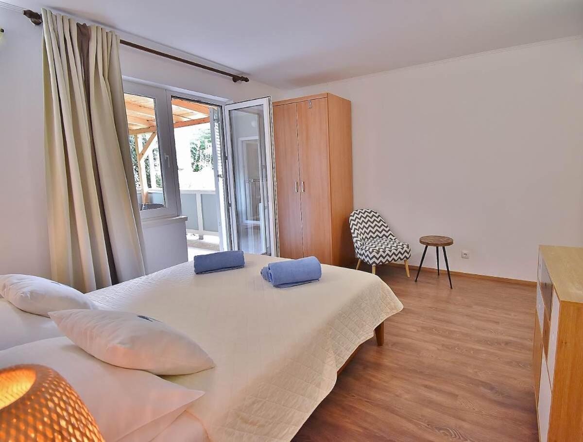 Apartments Ruzica Banjol ภายนอก รูปภาพ